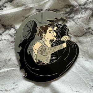 Fantasy | Star Wars Reylo Pin